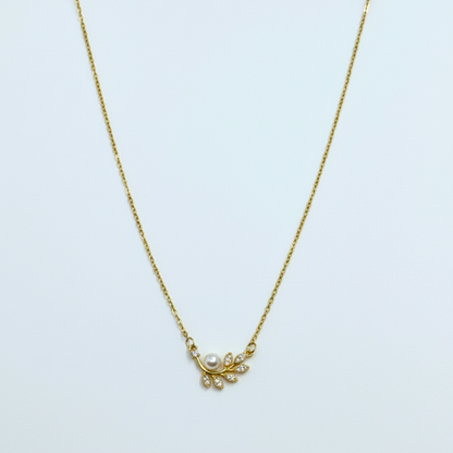 Pearl Laurel Necklace