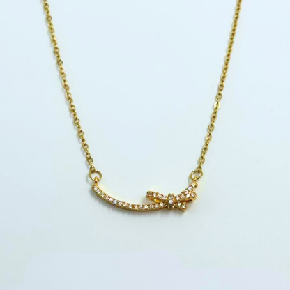 Luna Bow Curve Necklace