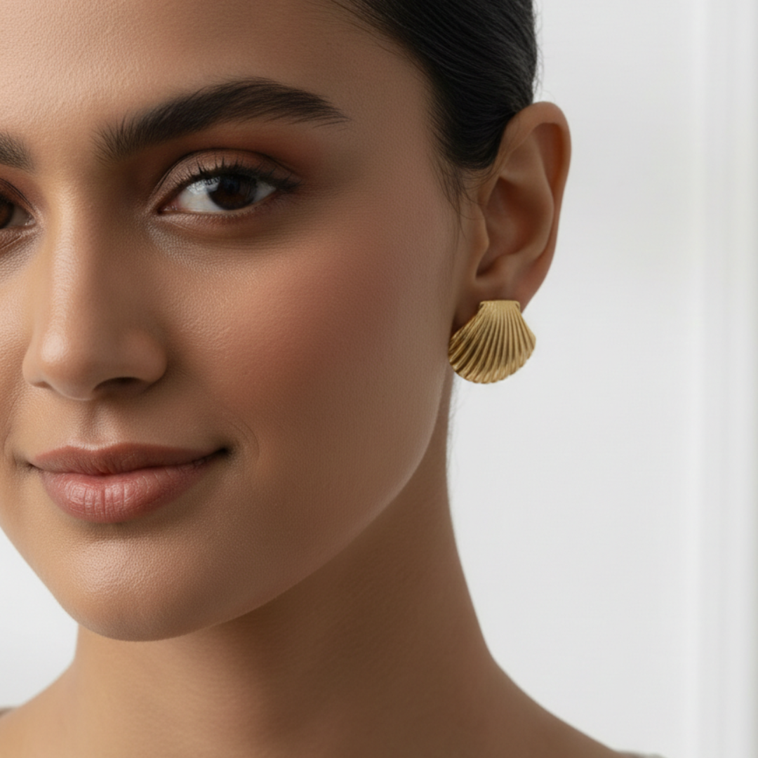 Golden Seashell Necklace & Stud Earrings Set