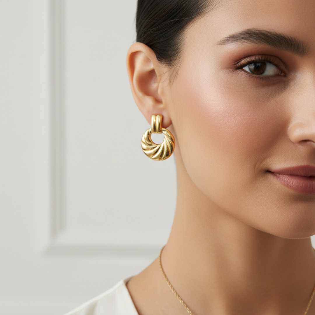Twist Halo Necklace & Stud Earrings Set