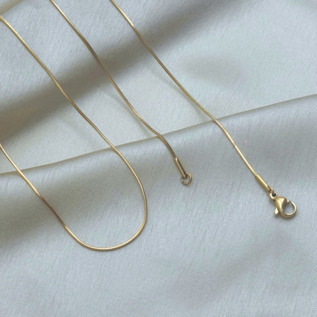 Minimalist Sleek Chain Necklace