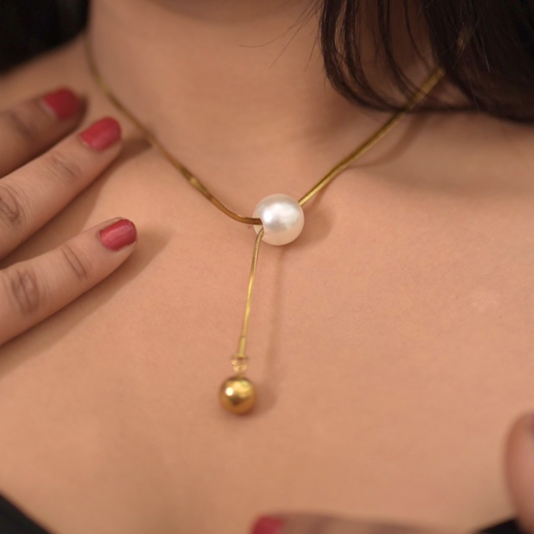 Luna Pearl Lariat Necklace