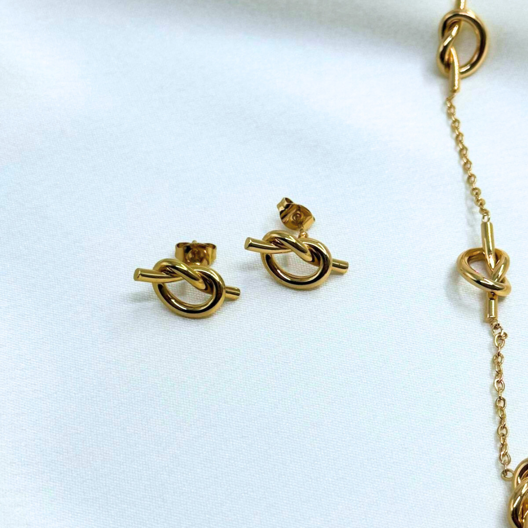 Eterna Knot Harmony Set (Necklace, Bracelet & Earrings)
