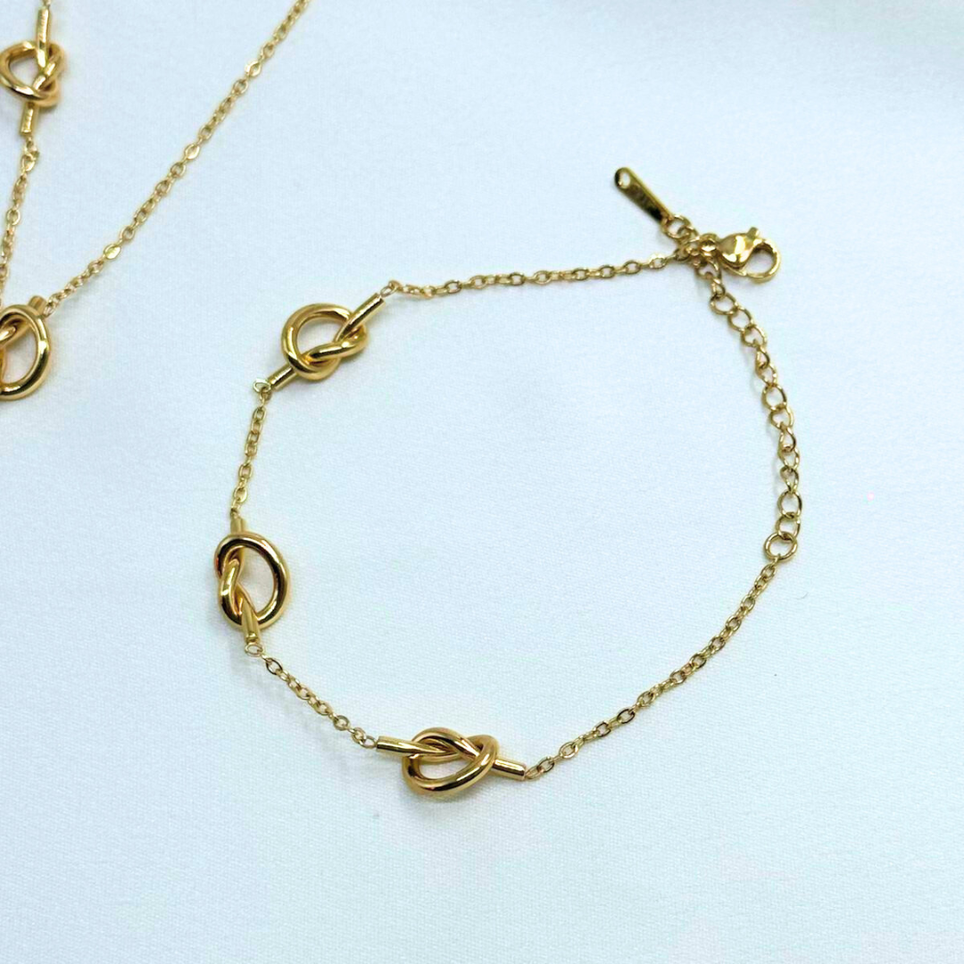 Eterna Knot Harmony Set (Necklace, Bracelet & Earrings)