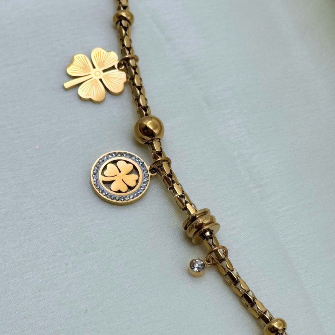 Gold 4-Leaf Clover Medallion Bracelet