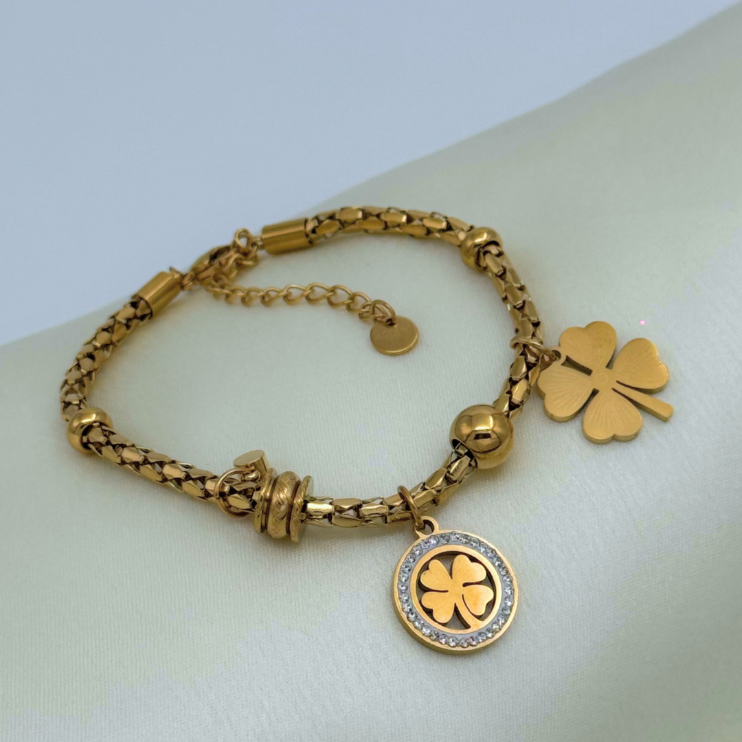 Gold 4-Leaf Clover Medallion Bracelet