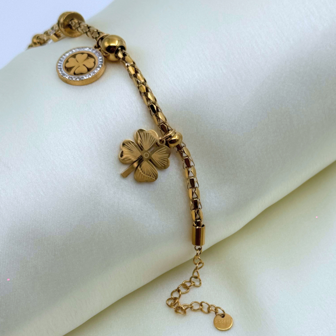 Gold 4-Leaf Clover Medallion Bracelet
